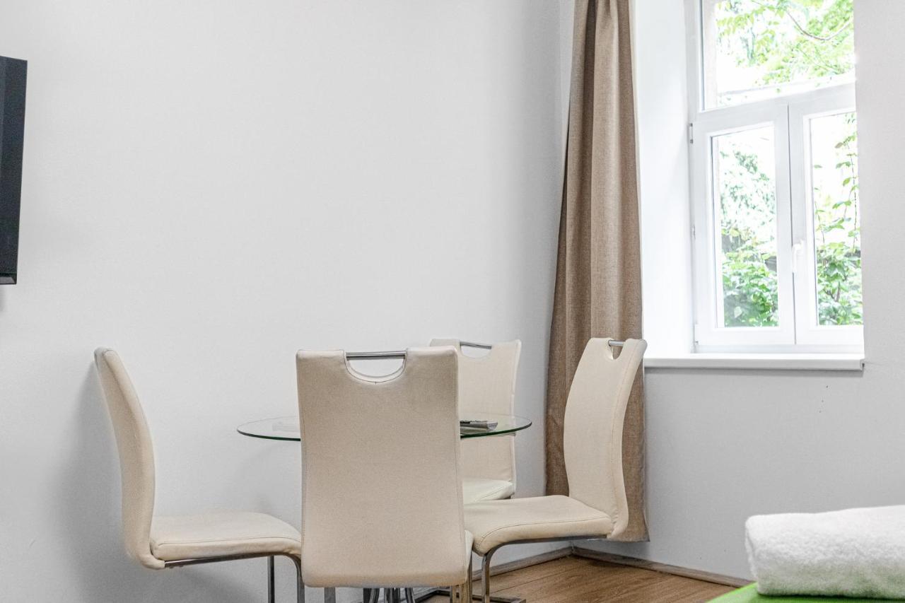 Delightful 2Br Shared Apartment - Ideal For Longstays Wien Ngoại thất bức ảnh